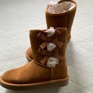 Koolaburra by Ugg. Like new. Worn only a couple of times. Smoke free home.